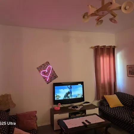 Nio Planet Golem, Durres Casa de Férias