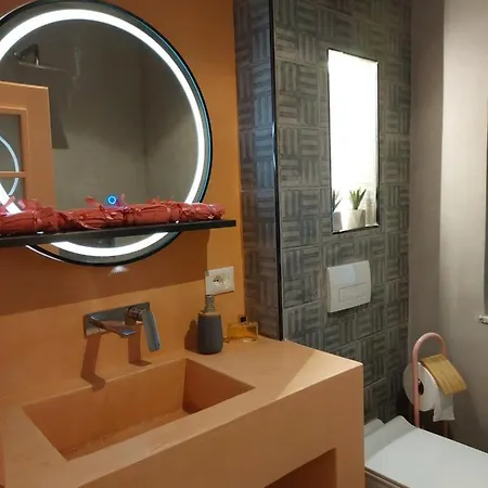 Nio Planet Golem, Durres Semesterbostad