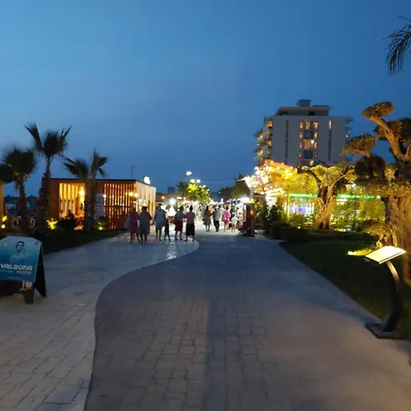 Nio Planet Golem, Durres Holiday home *