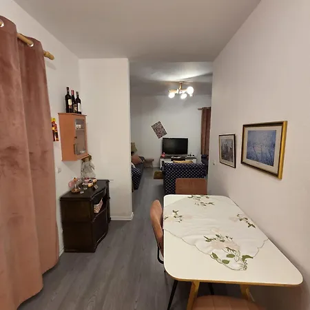 Nio Planet Golem, Durres *