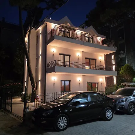 Semesterbostad Nio Planet Golem, Durres *