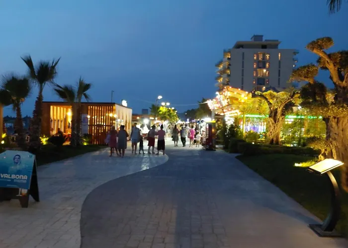 Nio Planet Golem, Durres Vakantiehuis *