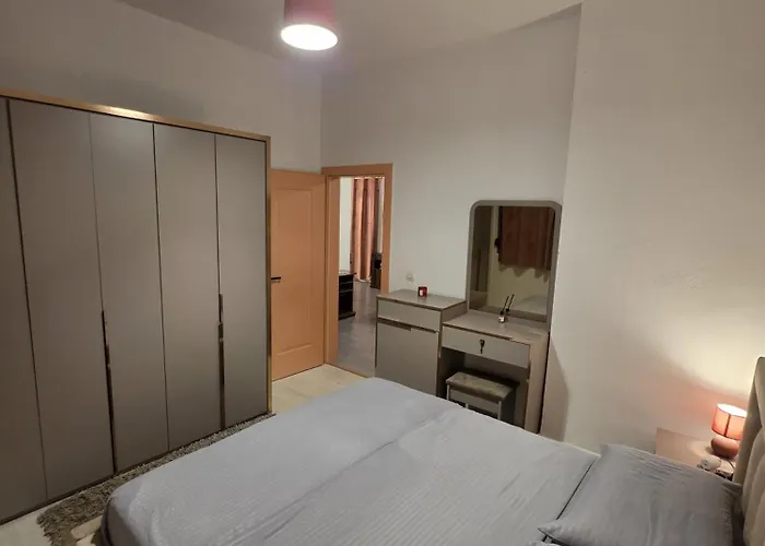 Nio Planet Golem, Durres Vakantiehuis *